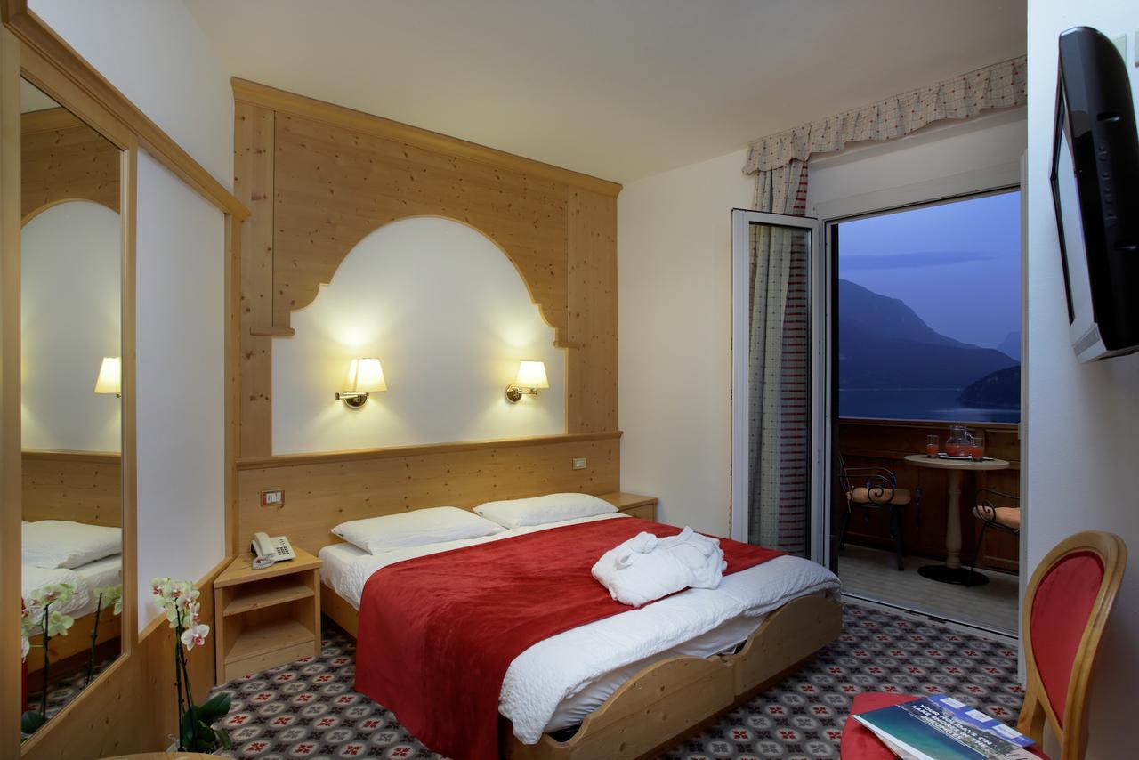 Hotel Olympia Molveno Exterior foto